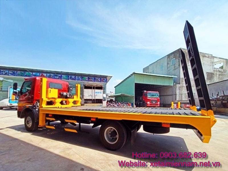 Xe Cơ Giới Nâng Đầu Fuso FA 140L-Chở Xe Công Trình 3