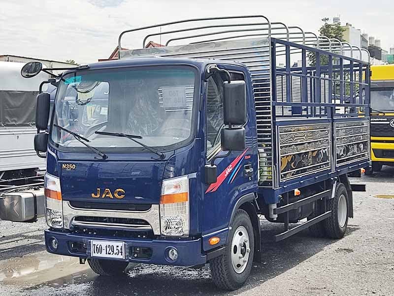 Xe Tải JAC 3.45 Tấn Thùng Mui Bạt 1
