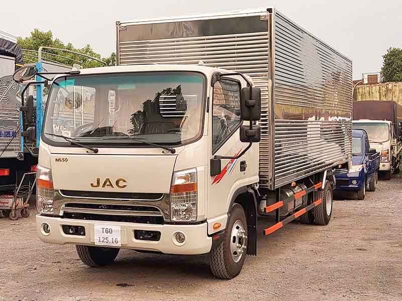 Xe Tải JAC 6.4 Tấn Thùng Kín Dài 6.2 Mét 2