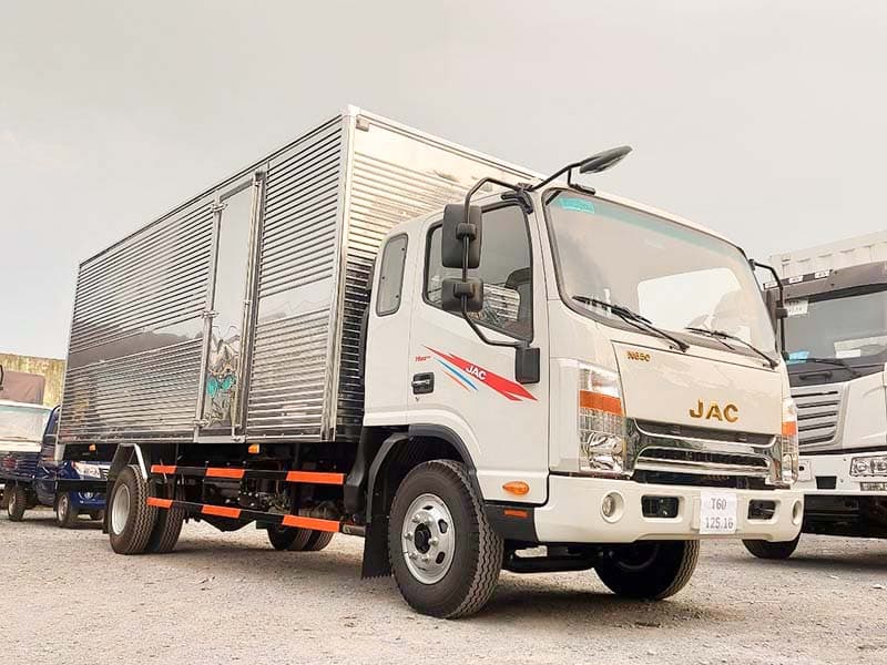 Xe Tải JAC 6.4 Tấn Thùng Kín Dài 6.2 Mét 1