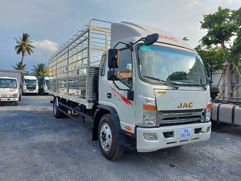 Xe Tải JAC 9 Tấn Thùng Mui Bạt Dài 7 Mét 2