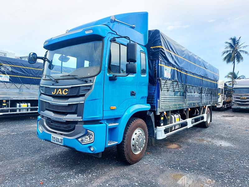 Xe Tải JAC 9 Tấn Thùng  Bạt Dài 8.2m 1