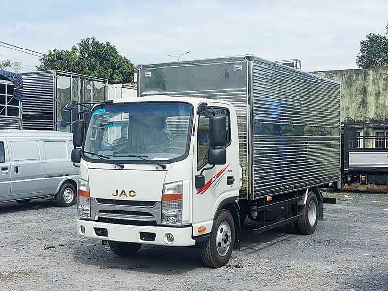 Xe Tải JAC 1.99 Tấn Thùng Kín- JAC 1T99 2