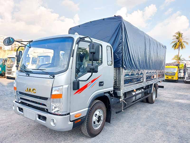 Xe Tải JAC 6.5 Tấn Thùng Bạt Dài 6.2 Mét 1