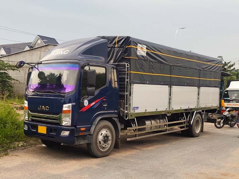Xe Tải JAC 9 Tấn Thùng Mui Bạt Dài 7 Mét 1