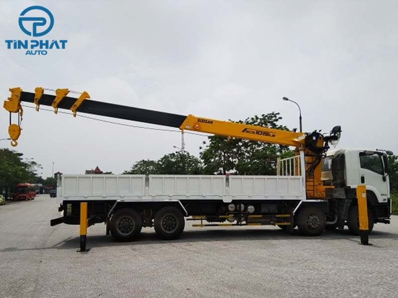 Xe Cẩu ISUZU 4 Chân Gắn Cẩu Soosan 12 Tấn 3