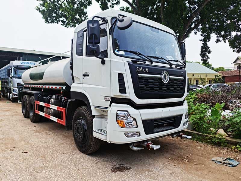 Xe Phun Nước Rửa Đường Tưới Cây Dongfeng13 Khối