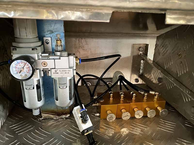 Xe Chở Xăng Dầu 28 Khối Hyundai HD360 Bồn Hợp Kim Nhôm 4