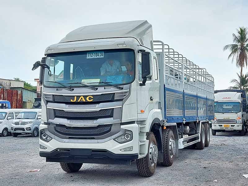 Xe Tải JAC 4 Chân 17.9 Tấn Thùng Mui Bạt 1