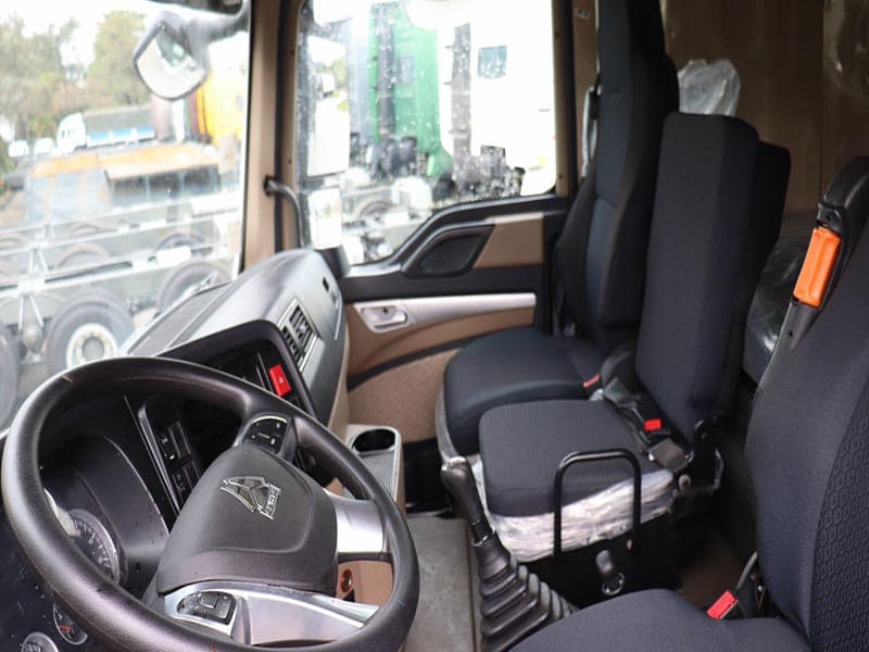 Xe Tải Howo 3 Chân Thùng Dài 9.7M 4