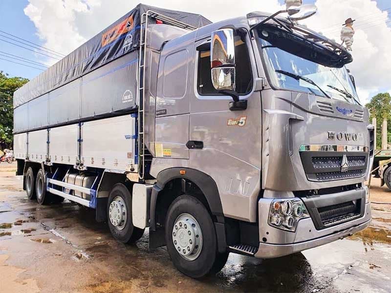 Xe Tải Howo 4 Chân Tải 17.8 Tấn Thùng Mui Bạt