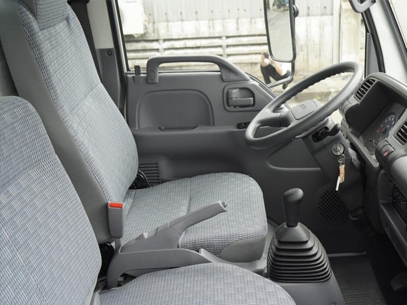 Xe Tải Isuzu 1.9 Tấn Thùng Kín 4.3m - INOX 5