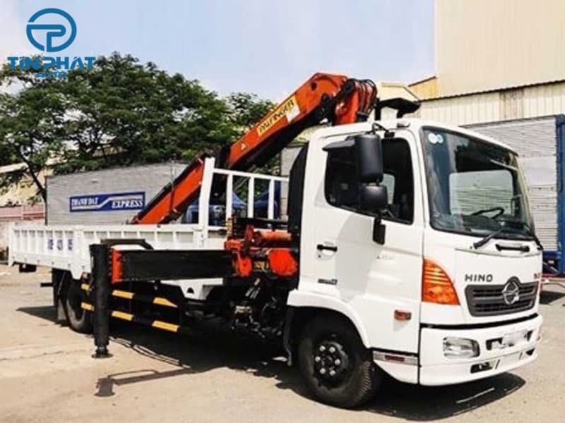 Xe Cẩu Hino 6 Tấn Gắn Cẩu Gập Falfinger 5 Tấn