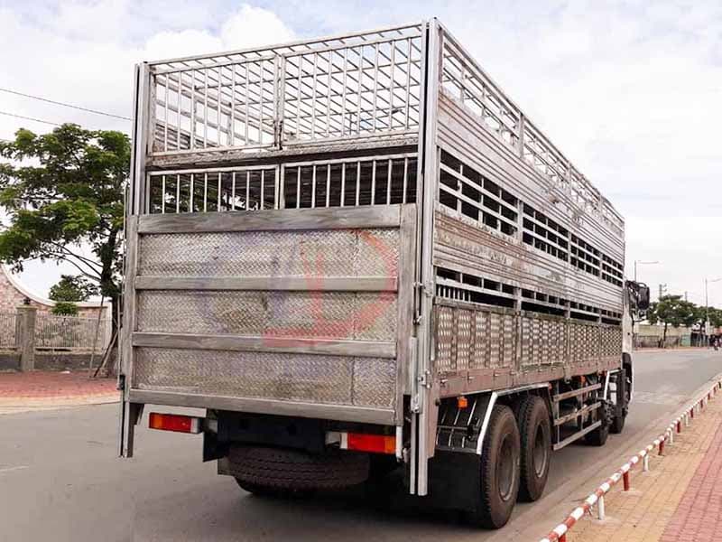 Xe Chở Gia Súc Dongfeng 4 Chân 2