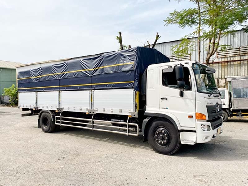Xe Tải Hino 8.5 Tấn FG8 Thùng Dài 8.6 Mét 2