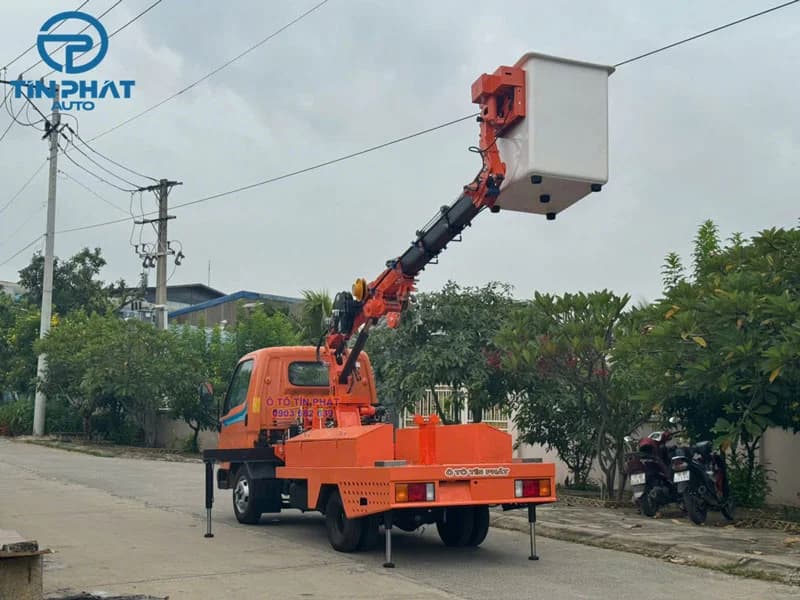 Xe Thang Nâng Người Hyundai 14 Mét 4
