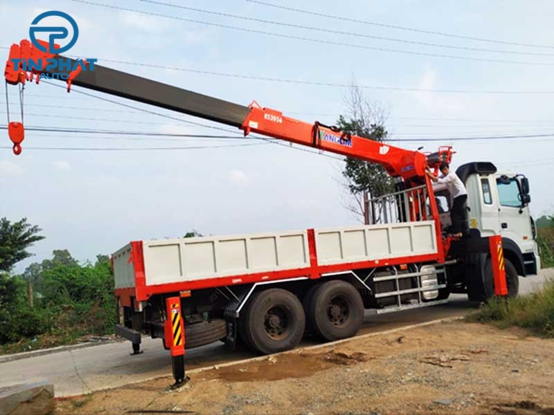 Xe tải Hyundai HD260 gắn cẩu Kanglim