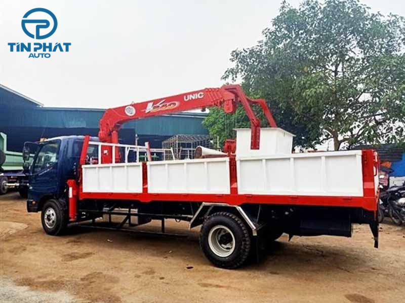 Xe tải Thaco Olin gắn cẩu Unic