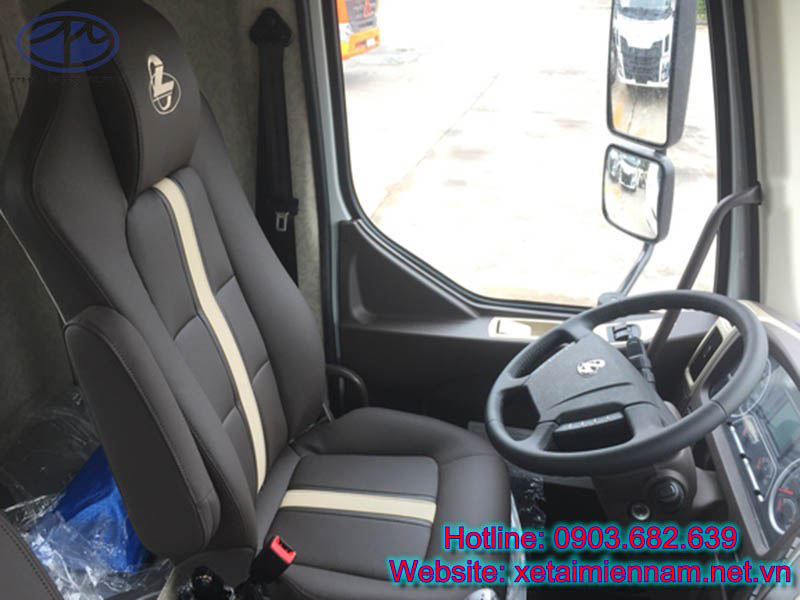 noi-that-xe-tai-Chenglong-M3-thung-kin-dang-container