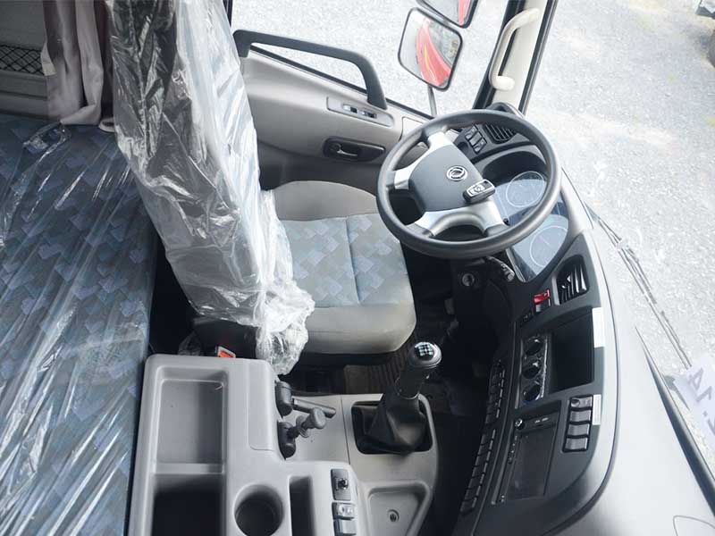 xe-dau-keo-dongfeng-420hp-cabin