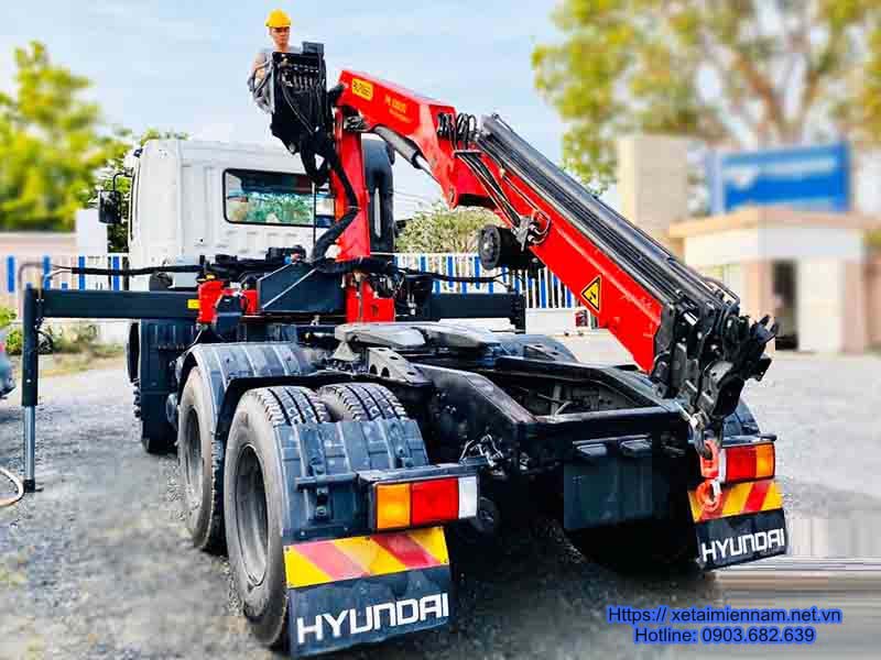 dau-keo-hyundai-hd1000-gan-cau-gap-10tan