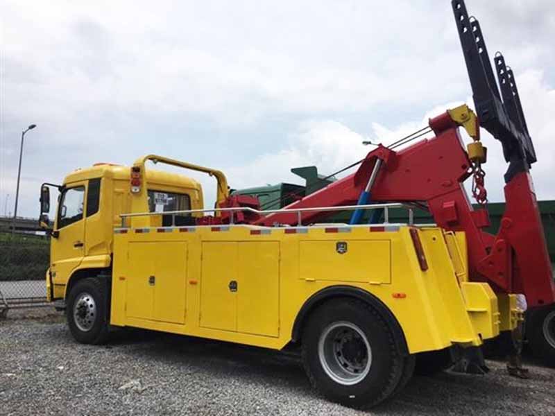 xe-cuu-ho-dongfeng-8-tan