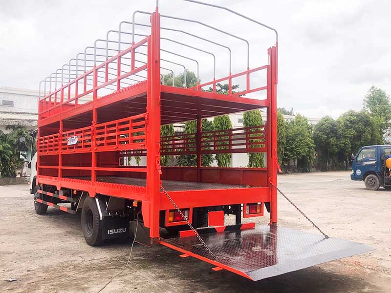 Xe tải isuzu 5 tấn chở xe máy