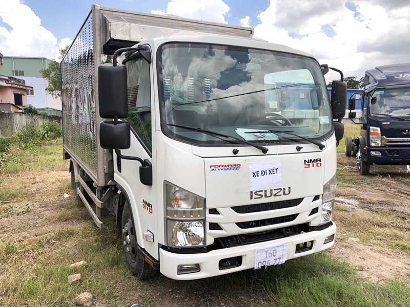 Xe tải isuzu 1.8 tấn chở gà con