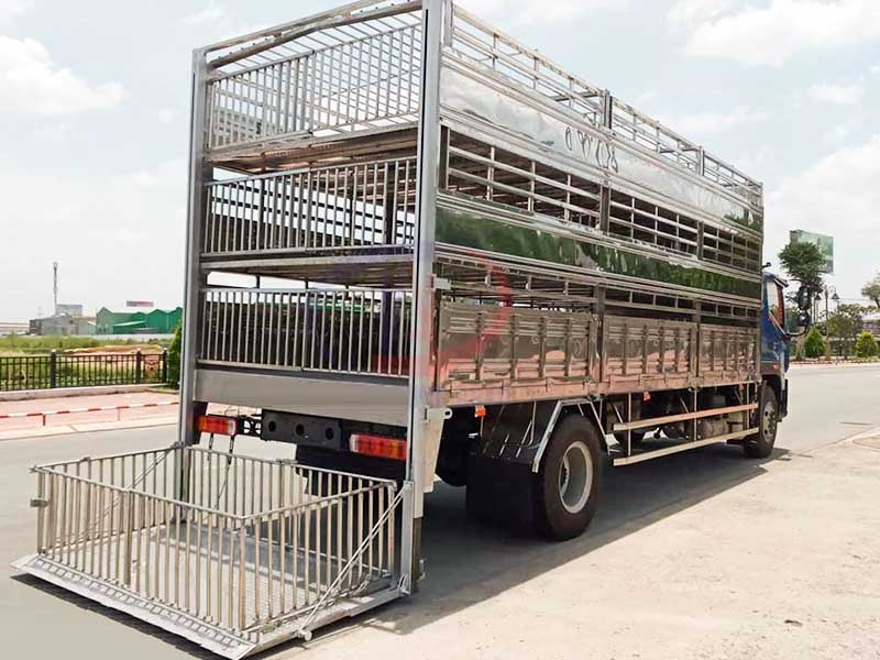 Xe chở gia súc 8 tấn