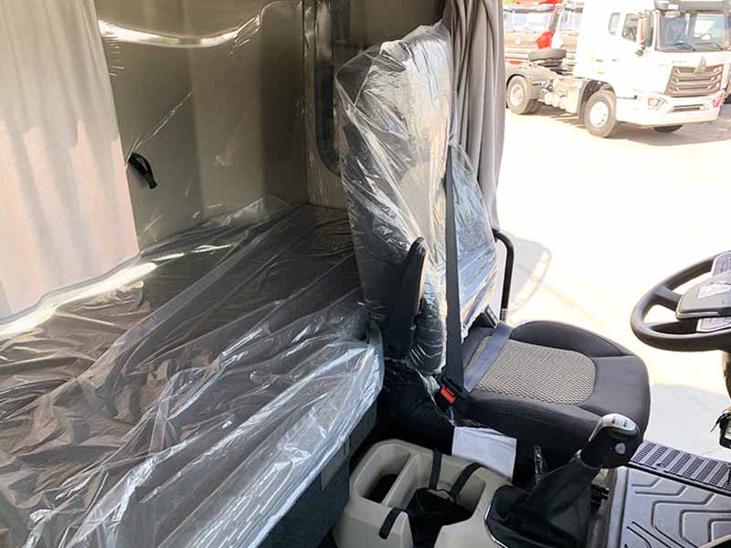 Xe tải howo 4 chân-cabin