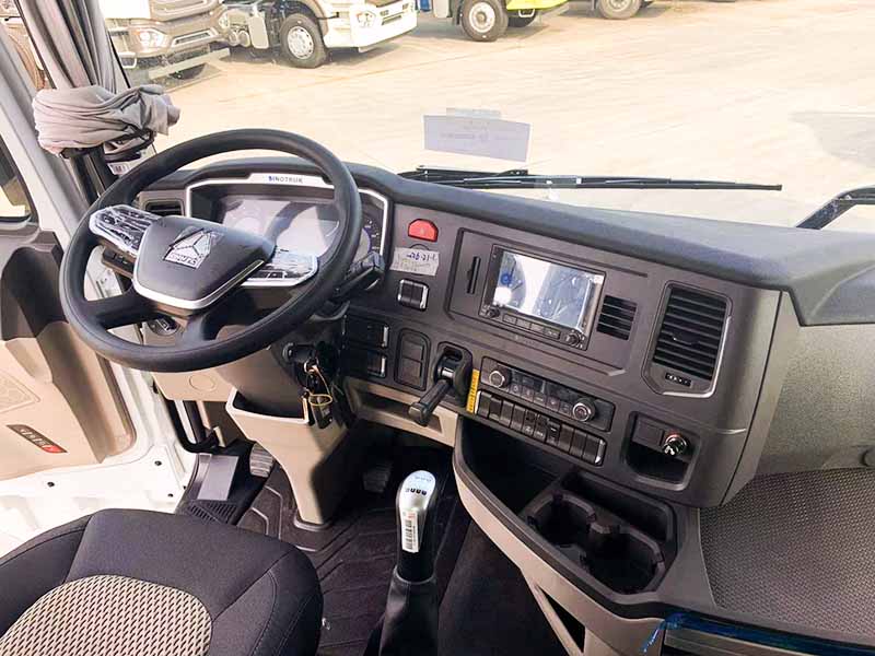 Xe tải howo 4 chân-cabin