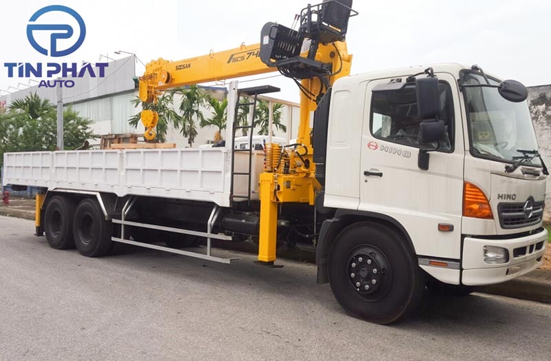 Xe tải Hino gắn cẩu soosan